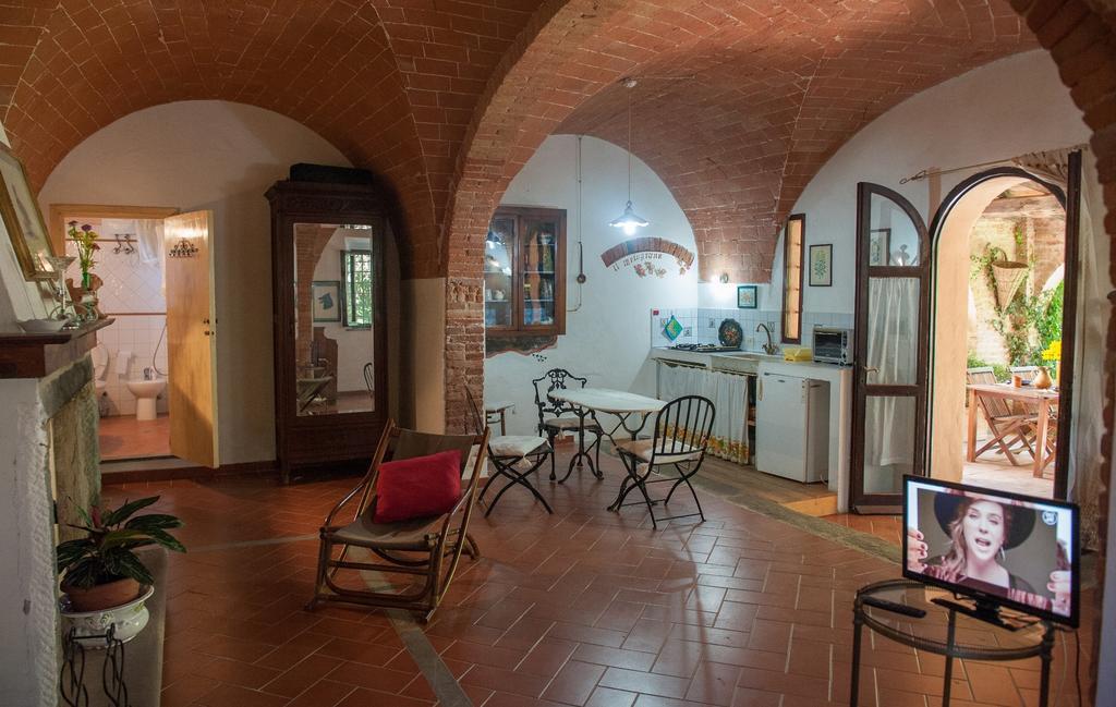 Fioralice Guest House Fauglia Phòng bức ảnh
