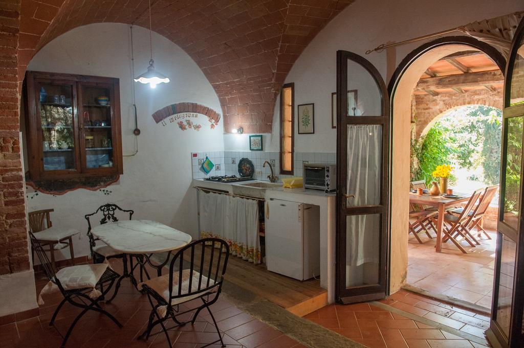 Fioralice Guest House Fauglia Phòng bức ảnh